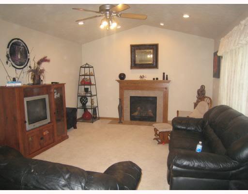 51332 Eaglewood Dr, Granger, IN 46530 photo 2