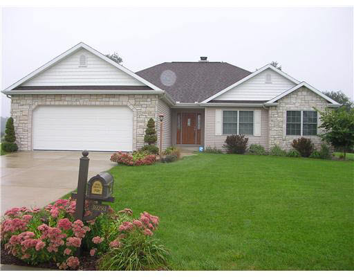 30293 Quail Pointe Dr, Granger, IN 46530 photo 1