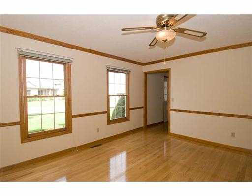 50930 Stonebridge Dr, Granger, IN 46530 photo 9