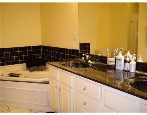 12147 Cheyenne Ct, Granger, IN 46530 photo 6