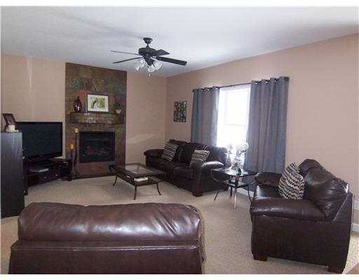 19241 Copper Brook Dr, South Bend, IN 46637 photo 3