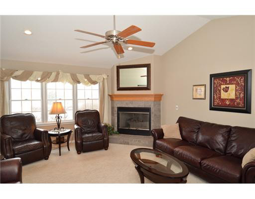 14869 Copper Penny Dr, Granger, IN 46530 photo 2