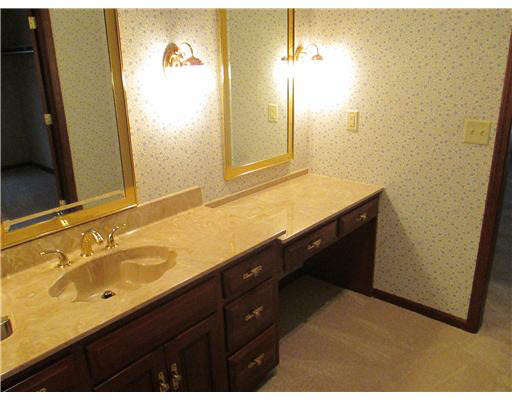 16285 Candlewycke Ct, Granger, IN 46530 photo 9