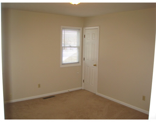 22129 Pine Hollow Ln, South Bend, IN 46628 photo 16