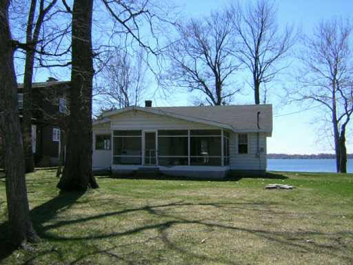 8607 Black Point Rd E, Syracuse, IN 46567 photo 6