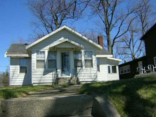8607 Black Point Rd E, Syracuse, IN 46567 photo 3