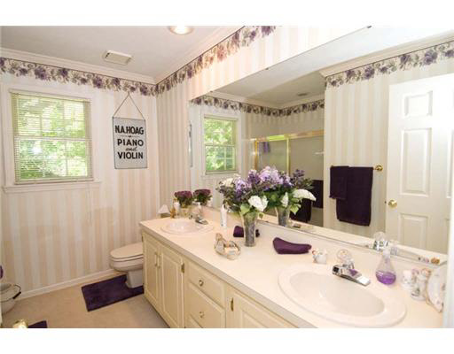 15736 Fieldcrest Ct, Granger, IN 46530 photo 9
