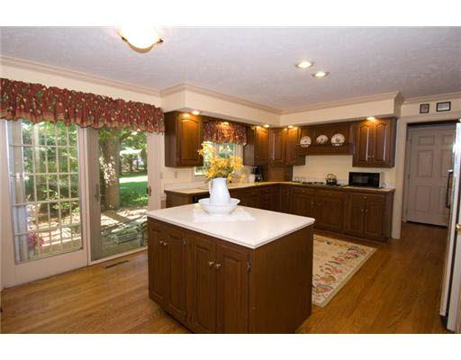 15736 Fieldcrest Ct, Granger, IN 46530 photo 7