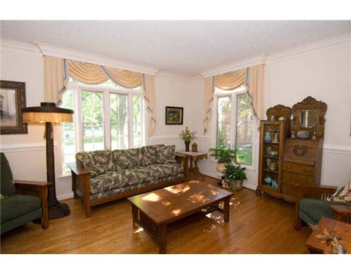 15736 Fieldcrest Ct, Granger, IN 46530 photo 3