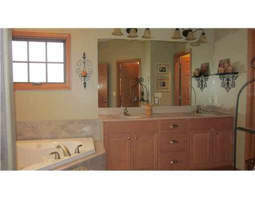 50929 Stonebridge Dr, Granger, IN 46530 photo 10