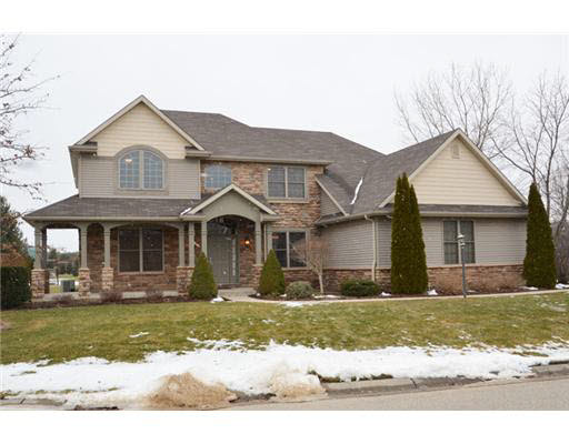 51211 Northfield Dr, Granger, IN 46530 photo 1