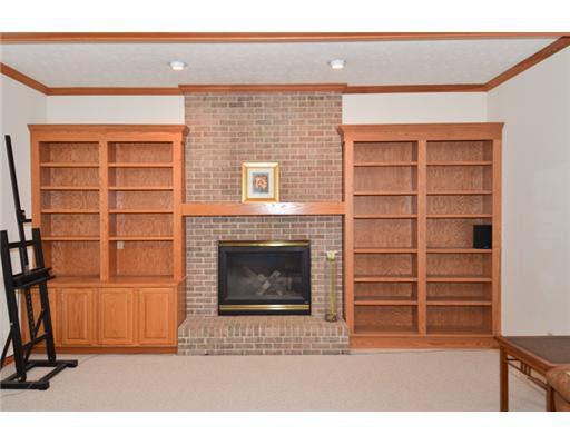 50702 Lakeside Dr, Granger, IN 46530 photo 4