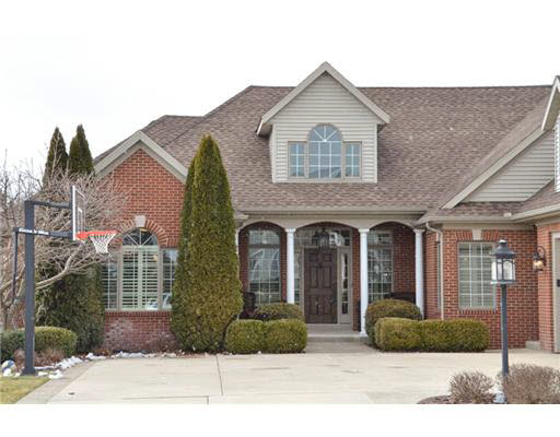 51281 Coveside Dr, Granger, IN 46530 photo 2
