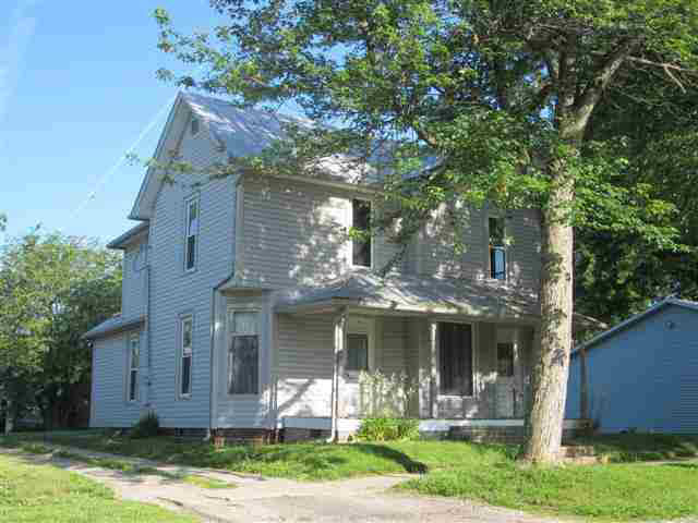 107 N Oak St, Albion, IN 46701 photo 2