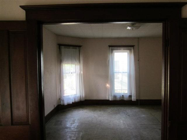 107 N Oak St, Albion, IN 46701 photo 5