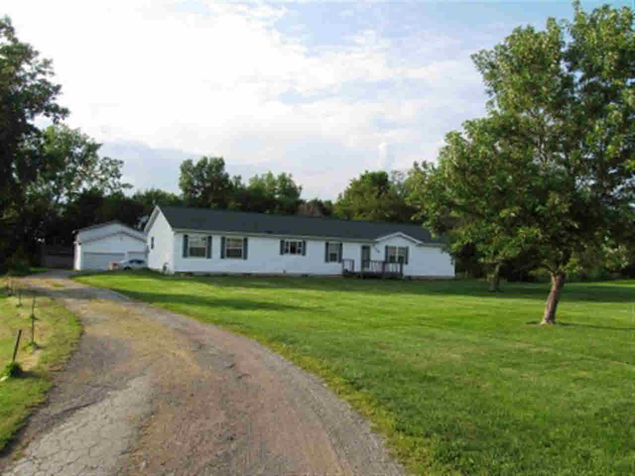 3797 N State Road 5, Cromwell, IN 46732 photo 1