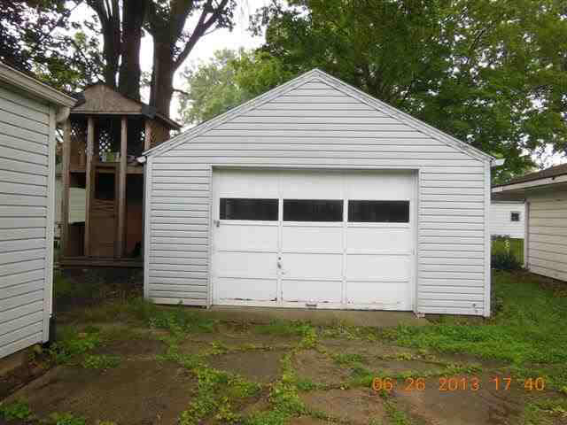 201 W Pleasant St, Angola, IN 46703 photo 11