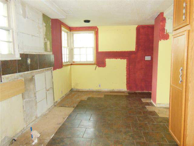 201 W Pleasant St, Angola, IN 46703 photo 3