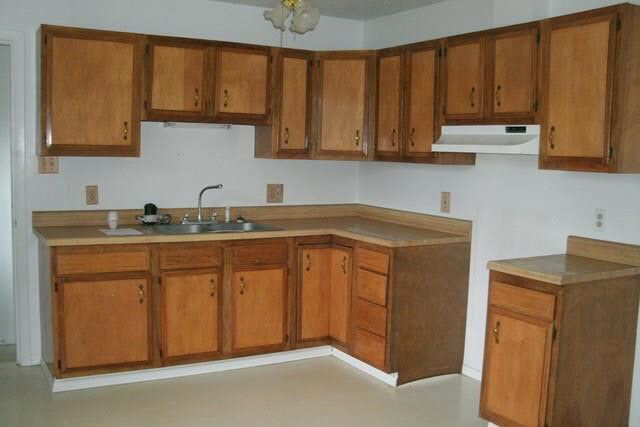 203 Pleasant Ave, Topeka, IN 46571 photo 3