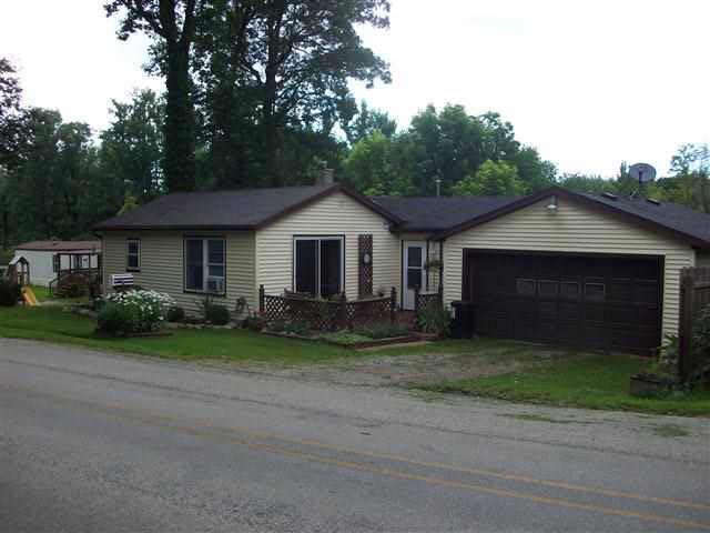 3075 E 700n, Howe, IN 46746 photo 1