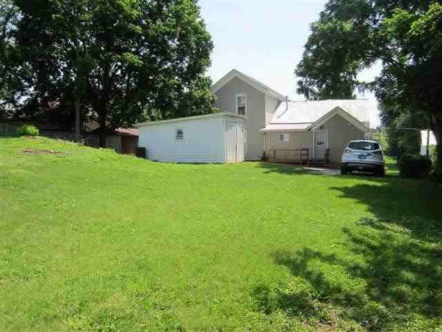 207 S Oak St, Albion, IN 46701 photo 3