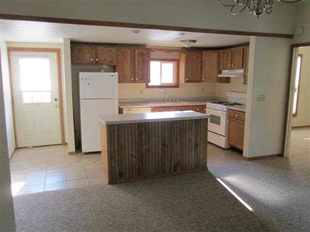 207 S Oak St, Albion, IN 46701 photo 6
