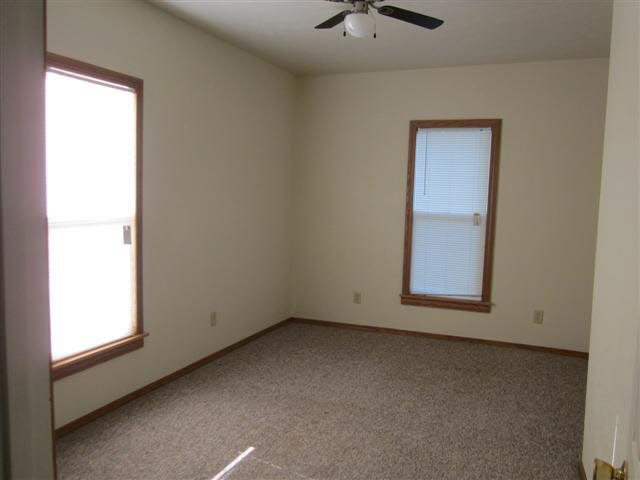 207 S Oak St, Albion, IN 46701 photo 10
