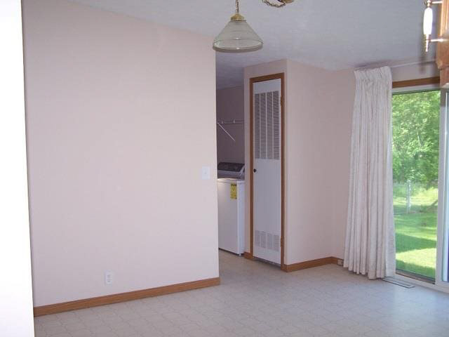 406 Fourth St, Howe, IN 46746 photo 5