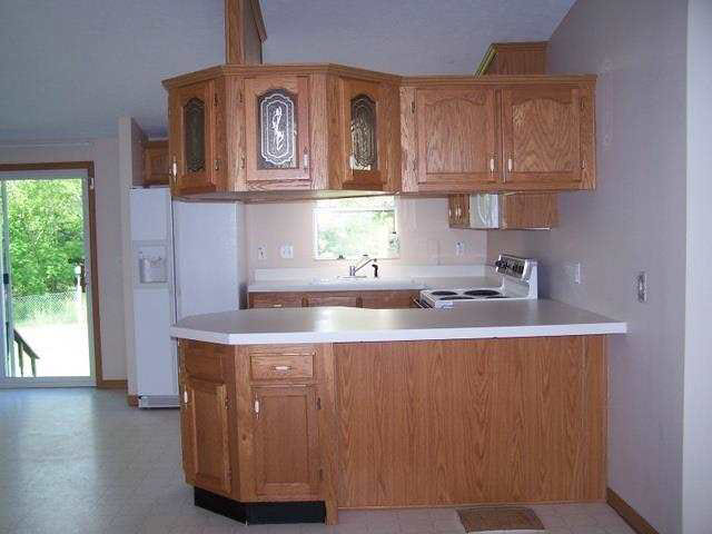 406 Fourth St, Howe, IN 46746 photo 4
