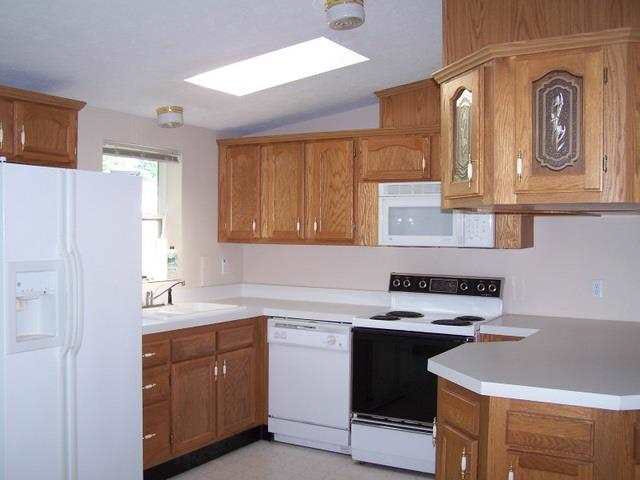 406 Fourth St, Howe, IN 46746 photo 2