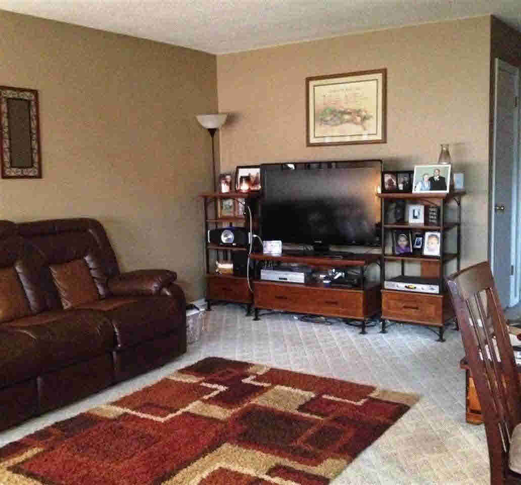 408 Alamosa Dr, Kendallville, IN 46755 photo 5