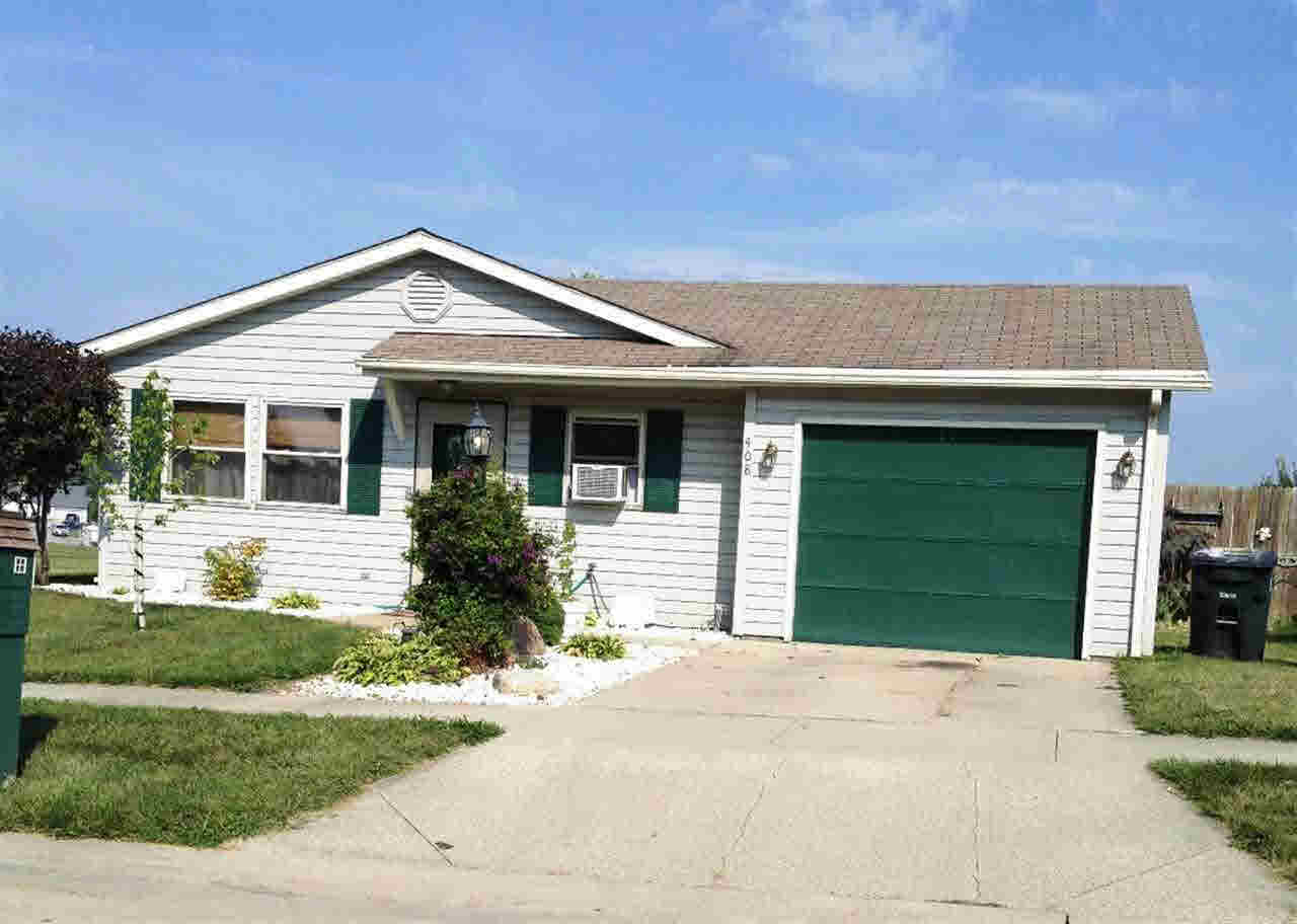 408 Alamosa Dr, Kendallville, IN 46755 photo 1