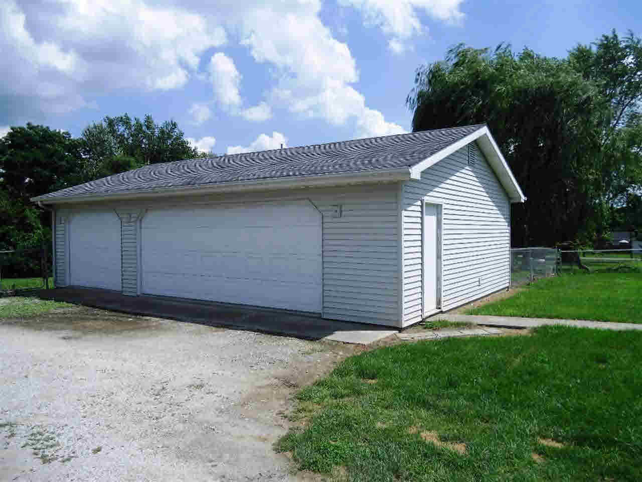 1501 S Main St, Kendallville, IN 46755 photo 4