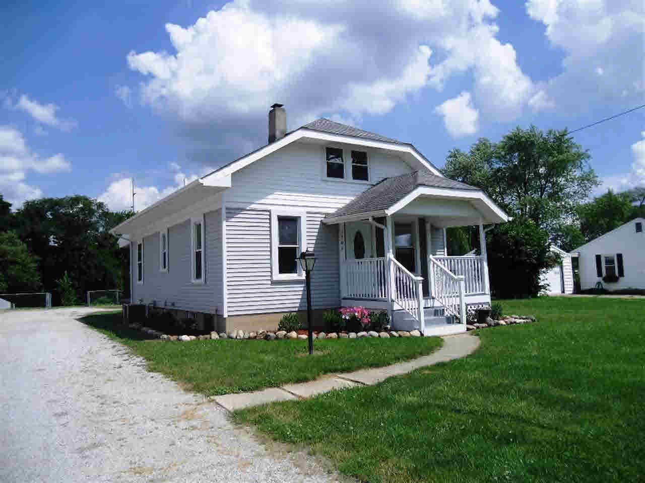 1501 S Main St, Kendallville, IN 46755 photo 2