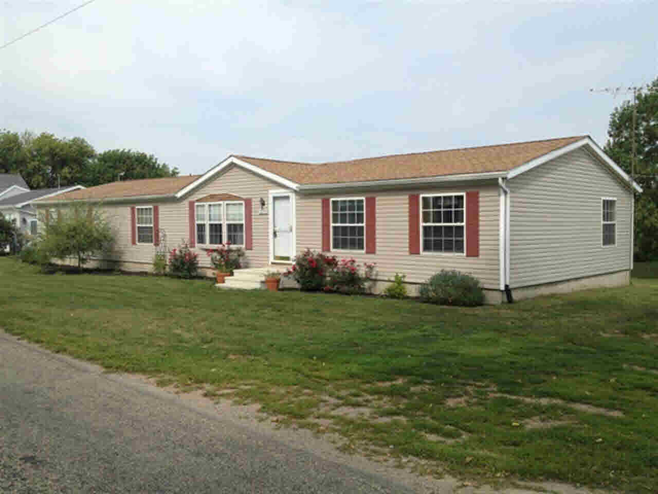 1035 S Beacon Rd, Kendallville, IN 46755 photo 1