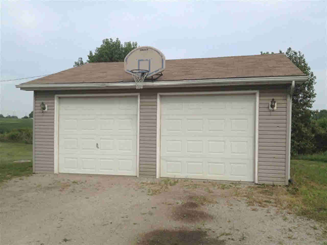 1035 S Beacon Rd, Kendallville, IN 46755 photo 3