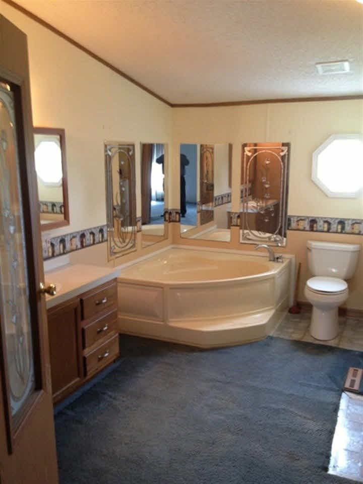 1035 S Beacon Rd, Kendallville, IN 46755 photo 9