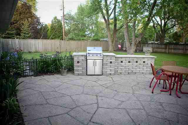 6716 Garland Dr, Fort Wayne, IN 46835 photo 3