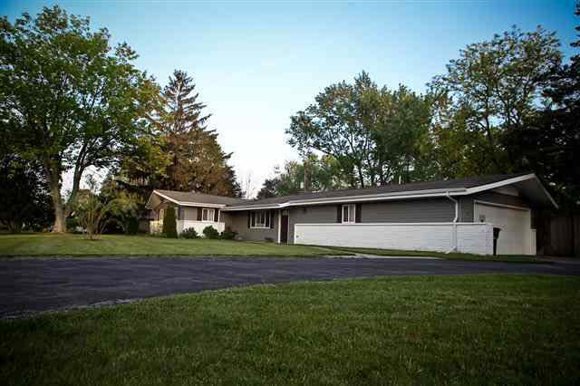 6716 Garland Dr, Fort Wayne, IN 46835 photo 2