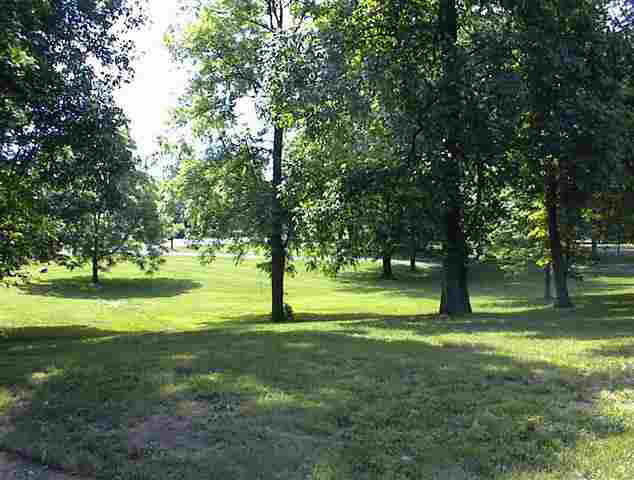 8673 E Circle Dr, Kendallville, IN 46755 photo 8
