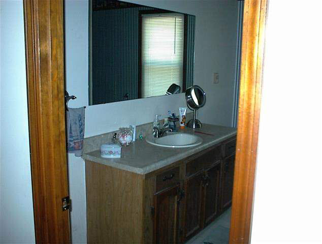 8673 E Circle Dr, Kendallville, IN 46755 photo 15