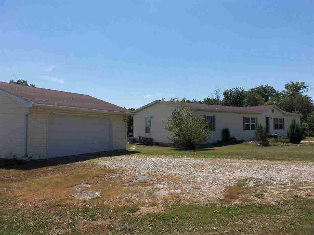 3943 County Road 61, Butler, IN 46721 photo 22