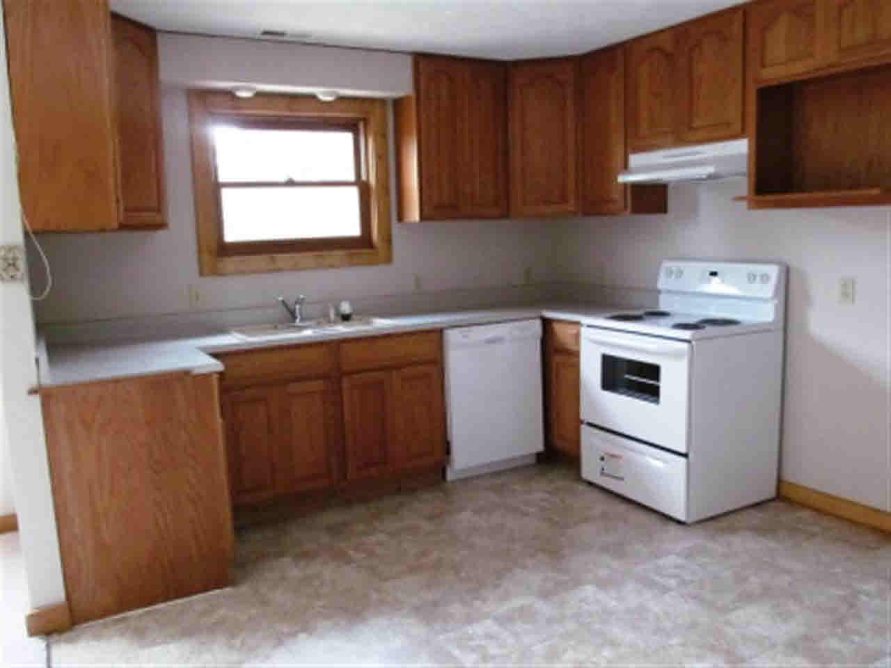 330 N Long Lake Rd, Albion, IN 46701 photo 4