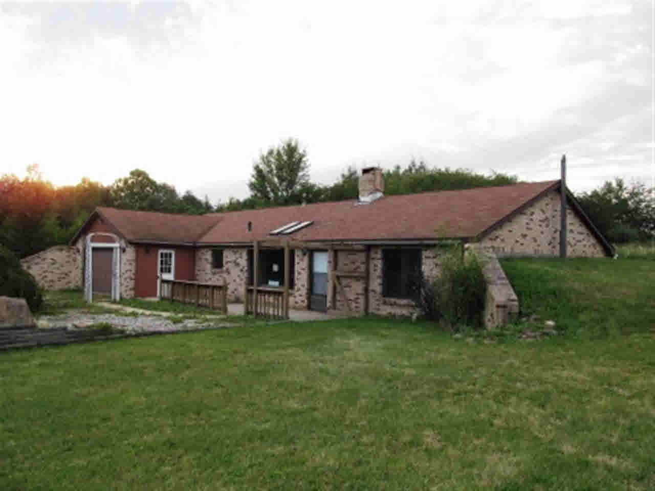330 N Long Lake Rd, Albion, IN 46701 photo 1