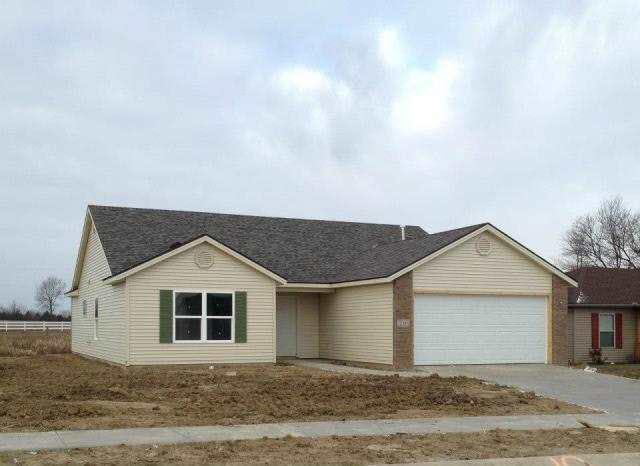 1417 Grace Rd, Kendallville, IN 46755 photo 2