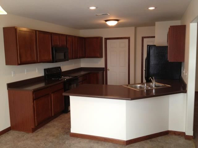 1417 Grace Rd, Kendallville, IN 46755 photo 8