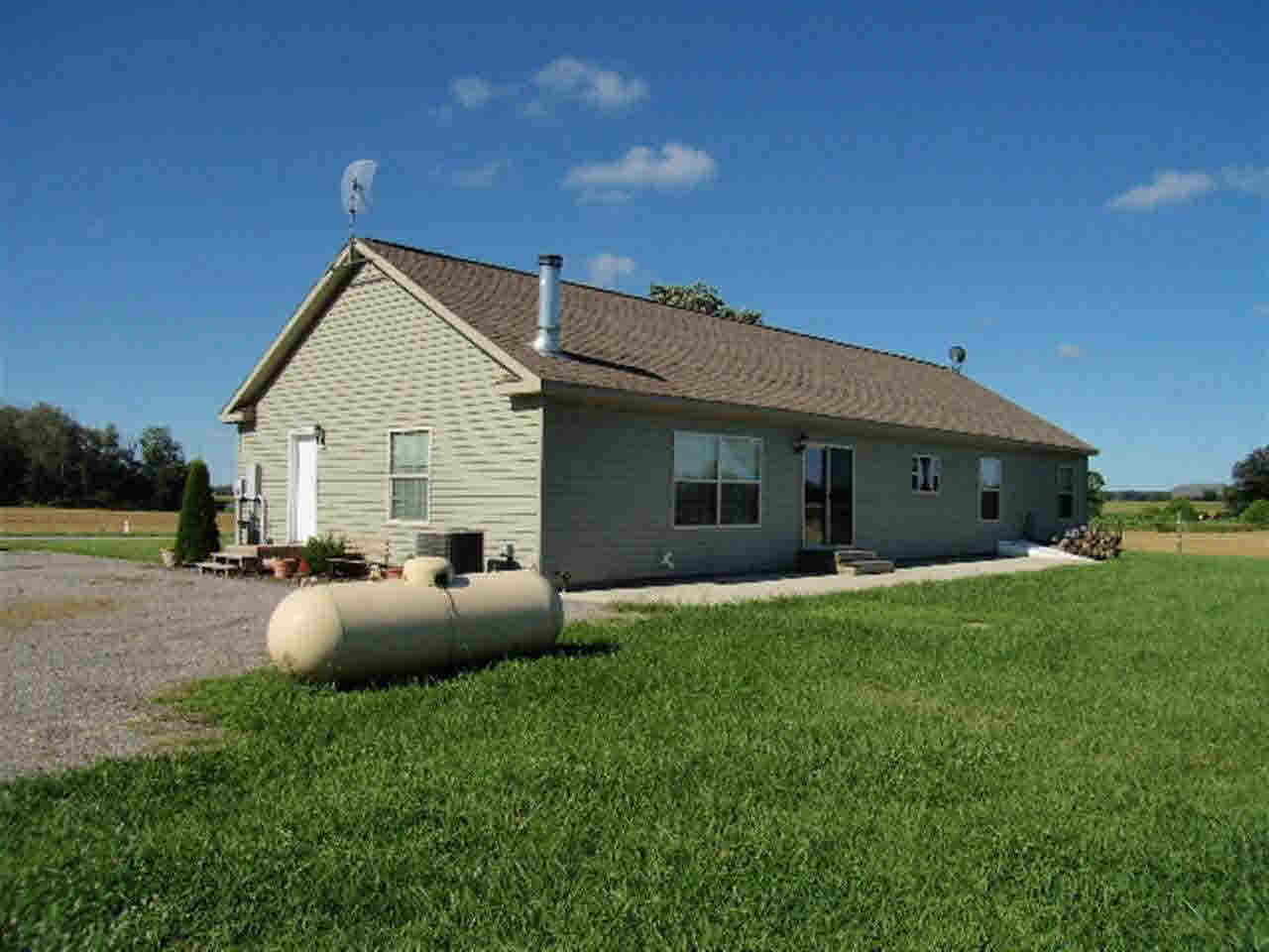 6931 County Road 16, Butler, IN 46721 photo 2