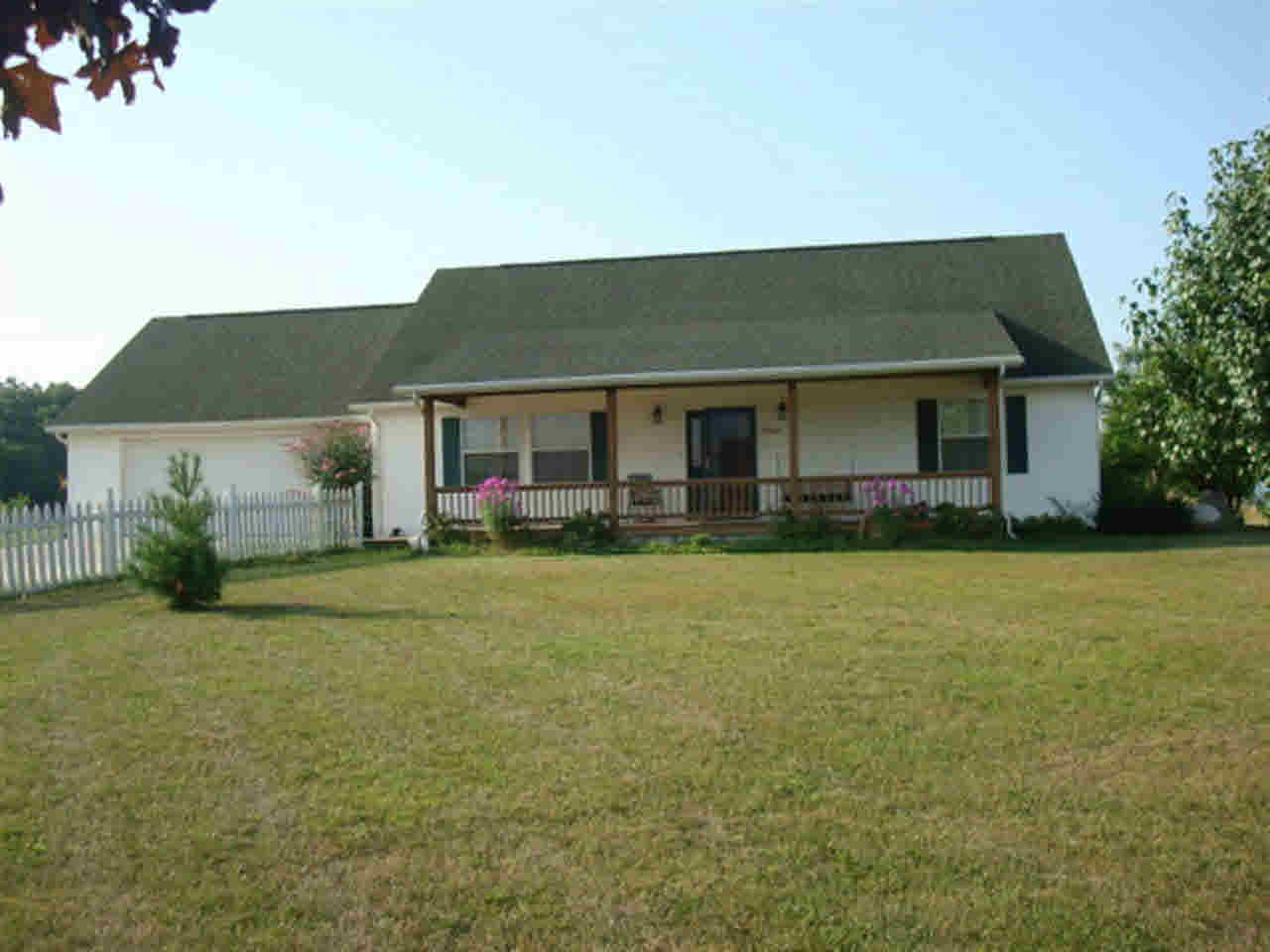 5540 E 700 S, Wolcottville, IN 46795 photo 1