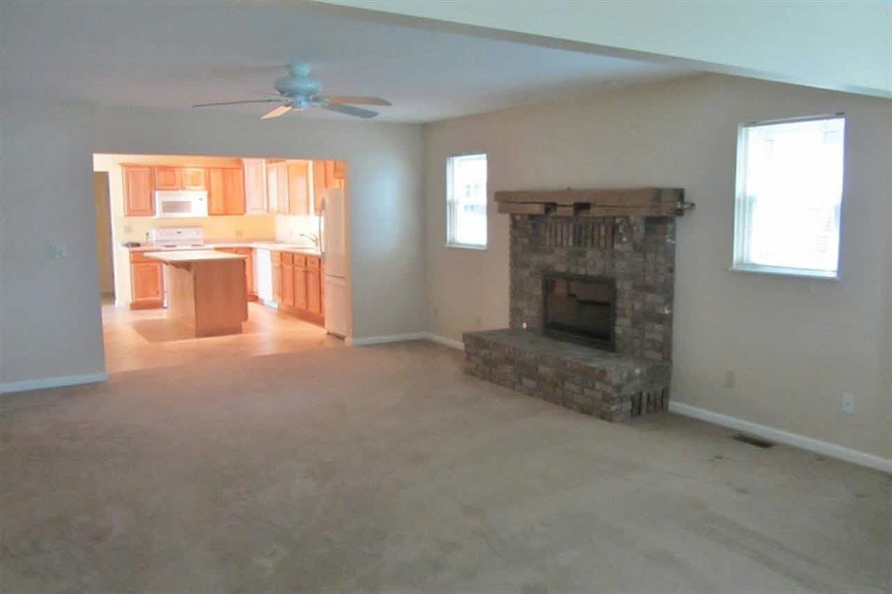 9325 E 490 S, Wolcottville, IN 46795 photo 11