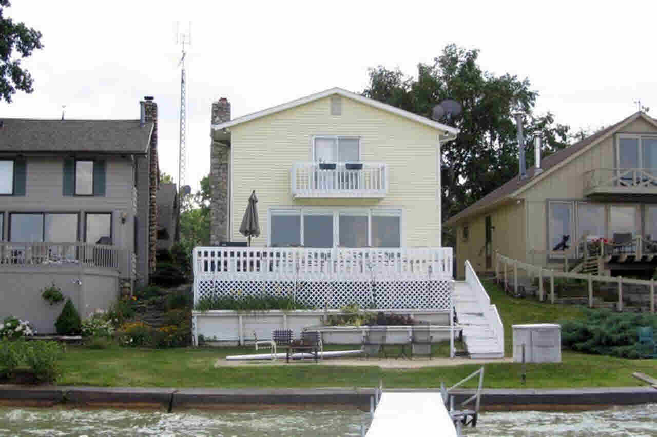 730 S Clear Lake Dr, Fremont, IN 46737 photo 1